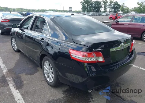 2011 Toyota Camry Xle V6 z USA, uszkodzony, nr VIN 4T1BK3EK7BU123154